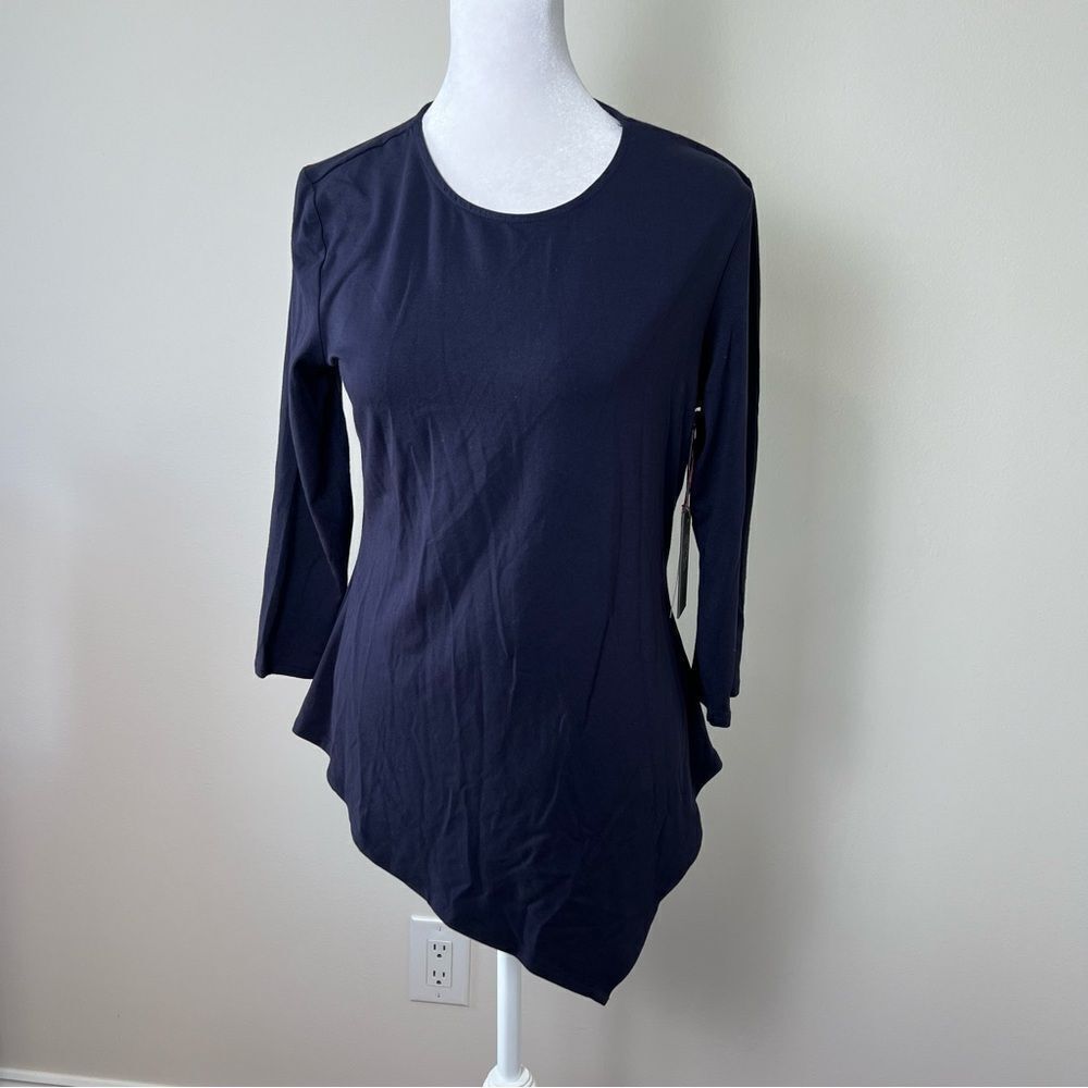 NWT. VINCE CAMUTO Asymmetry  blouse.